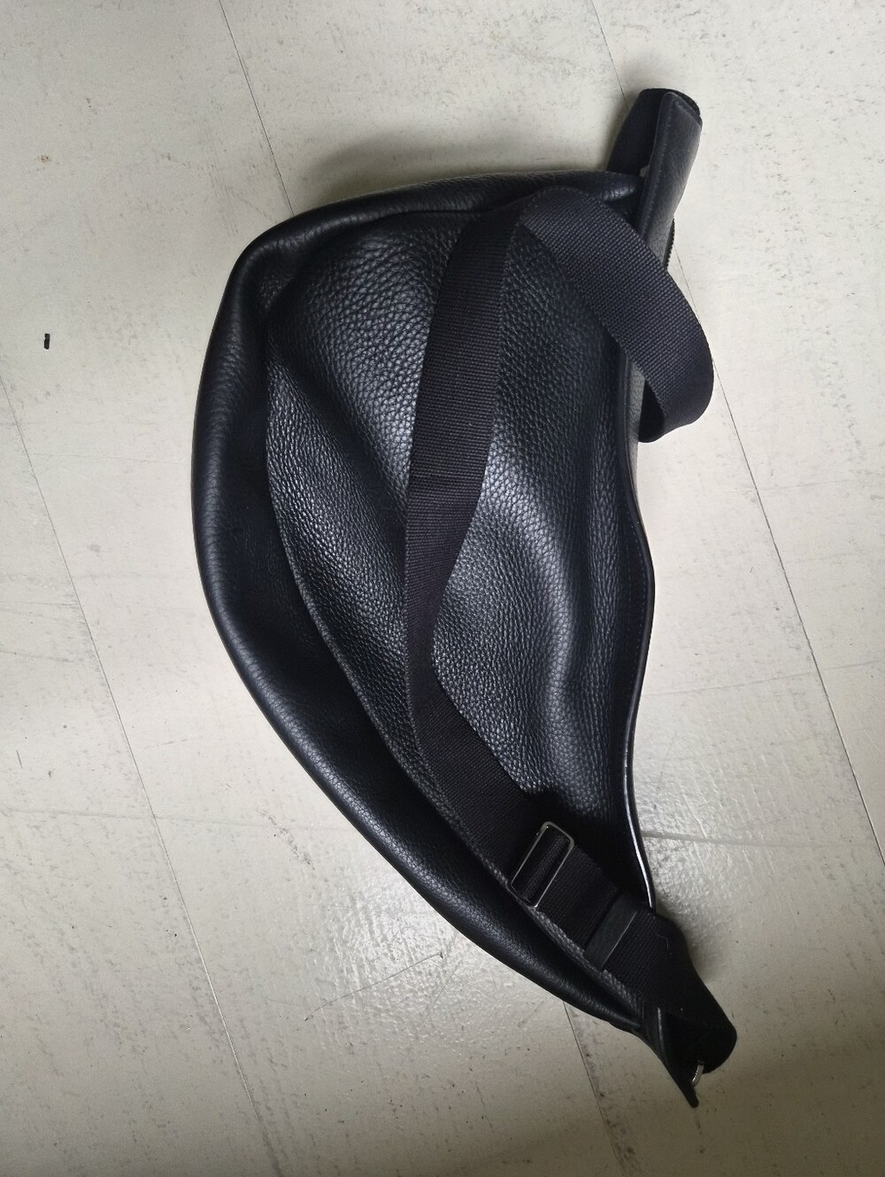The Row Large Slouchy Banana Bag Black Pebbled Calfskin Leather Crossbody  $2550 - Picture 14 of 14